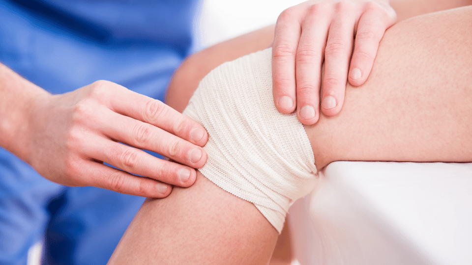 woman with knee pain
