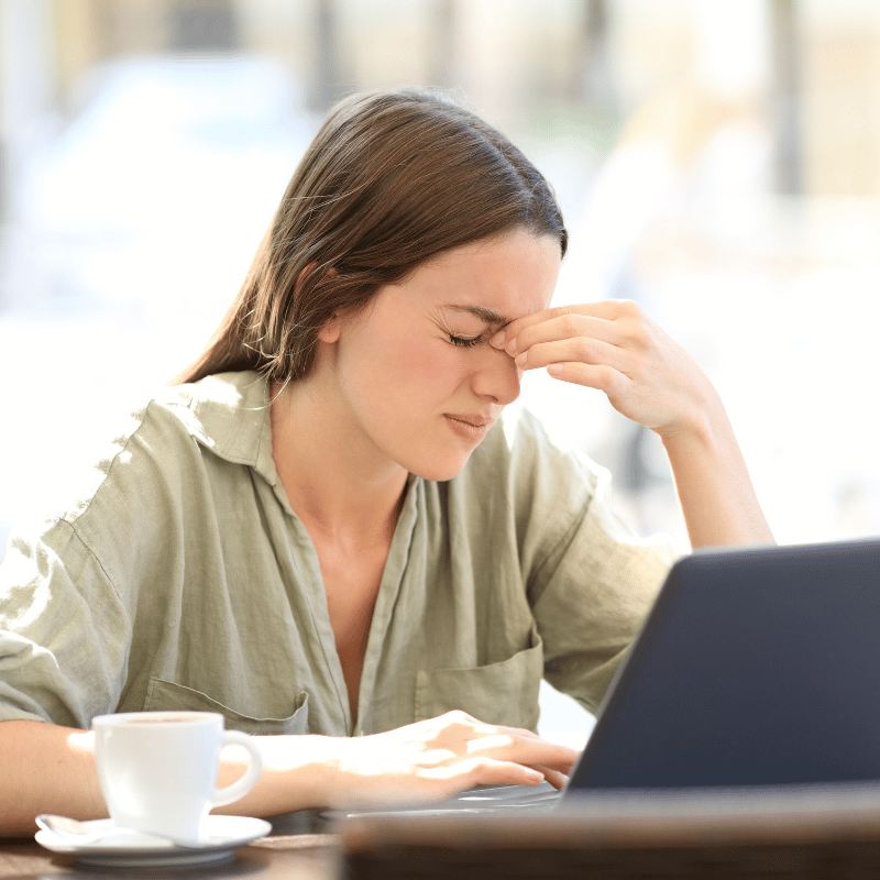 woman with migraine